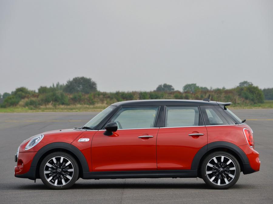  Mini Cooper S 5-Door 2014 года  (UK) (фото 5 из 35)